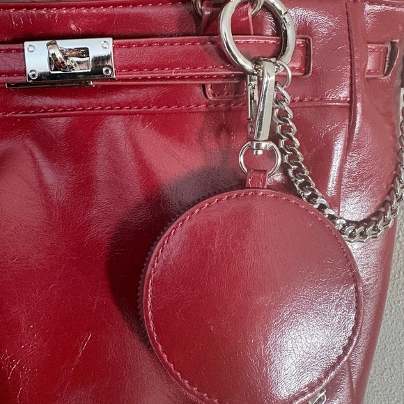 Steve Madden Burgundy shoulder Tote Bag with coin purse - Picture 3 of 10